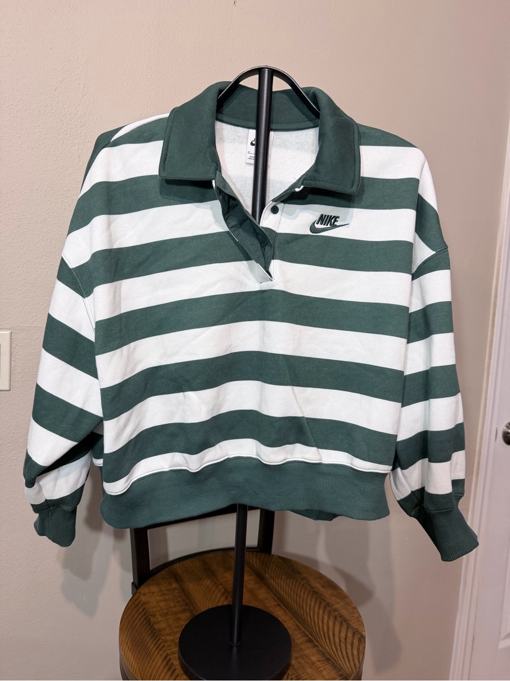 Nike Women’s Crop XL Green/White Striped Long Sleeve Polo Sweatshirt